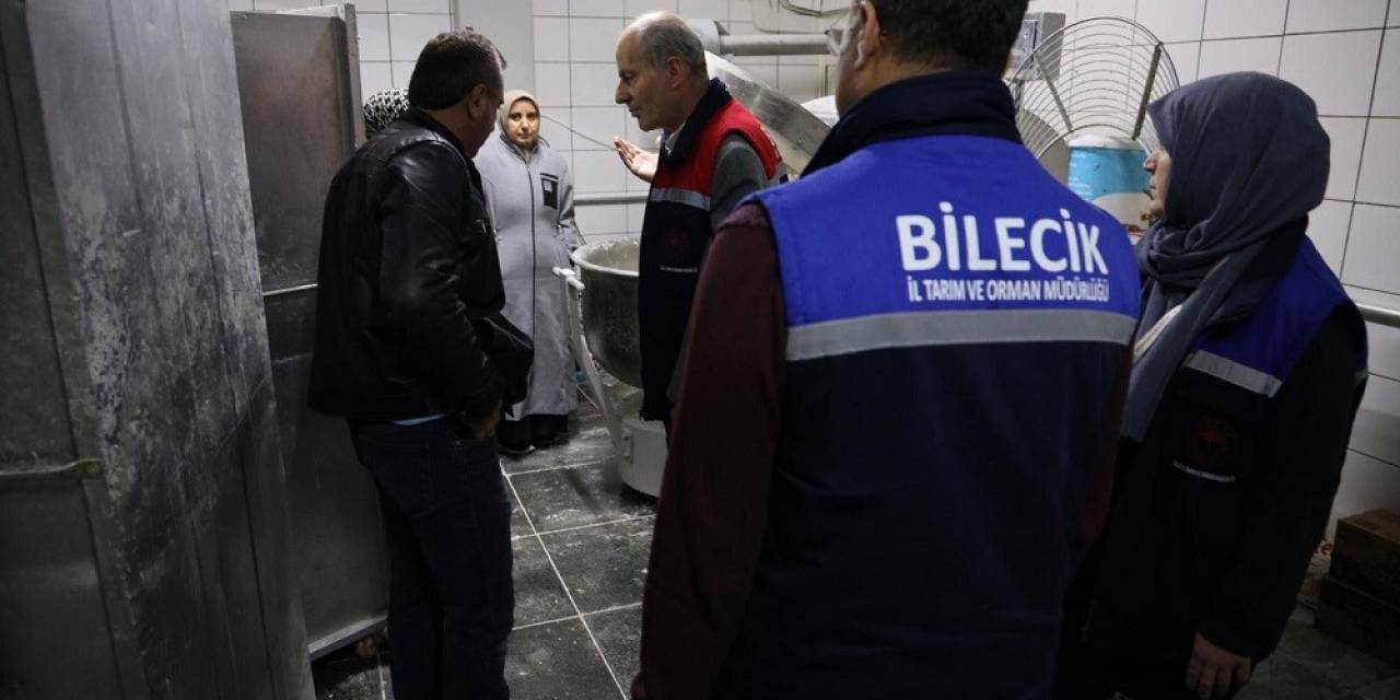 Bilecik’te Gıda Üretimi, Satışı Ve Toplu Tüketimi Yapan İşletmelere ‘işletme Kayıt Belgesi’ Verildi