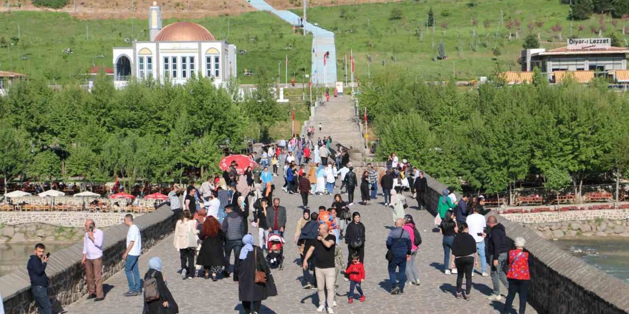 Depremden Sonra Turizmde Hareketlilik Başladı