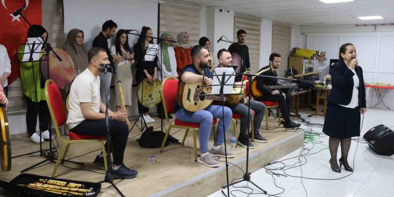 Batman’da Depremzedelere Konser