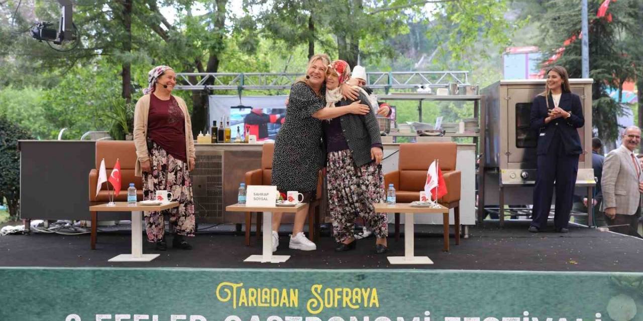 Efeler’in Festivali Şehre Tat Kattı