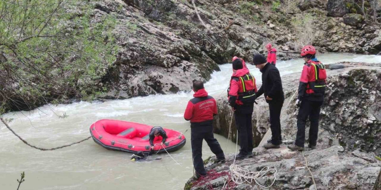 Munzur’da Kaybolan 3 Genci Arama Çalışmaları Sürüyor