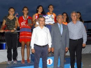 Ödüllü Plaj Voleybolu Turnuvası Sona Erdi