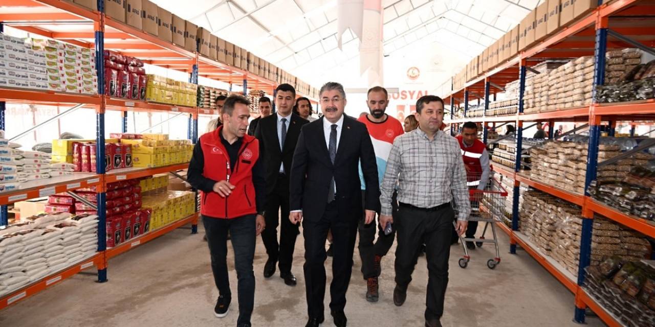 Osmaniye’de Sosyal Marketler Depremzedelerin Yaralarını Sarıyor