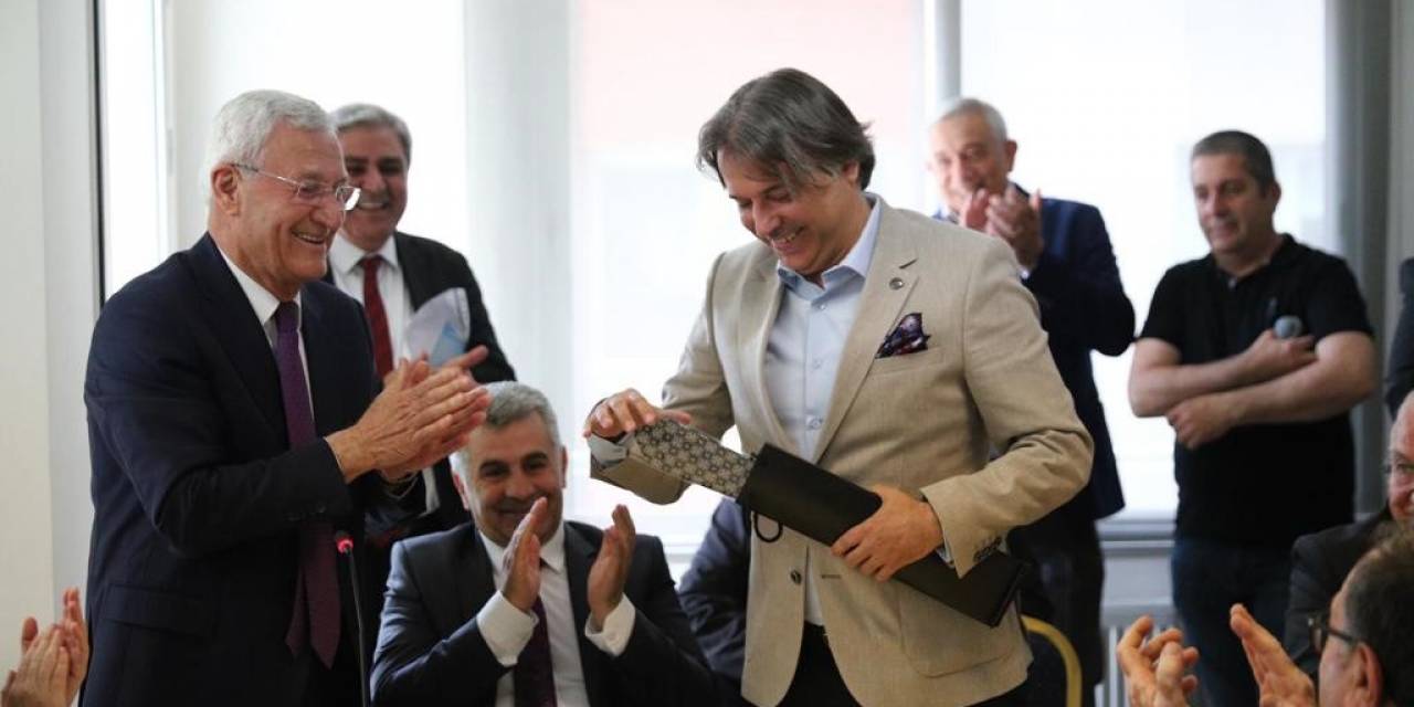 Anık’tan Ak Parti’li Şanlı’ya Kravat Jesti