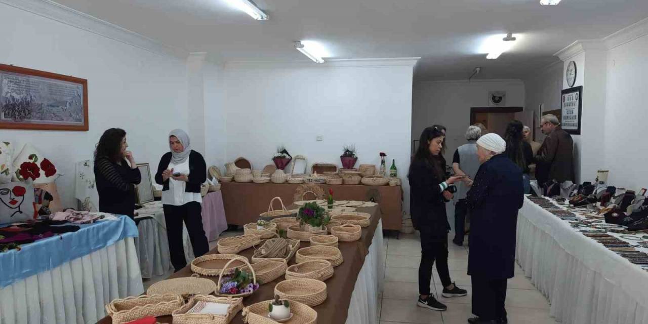 Türk Anneler Derneği’nin El Sanatları Sergisi Açıldı