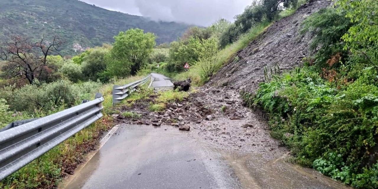 İtalya’da Şiddetli Yağış, Sel Ve Toprak Kaymasına Yol Açtı