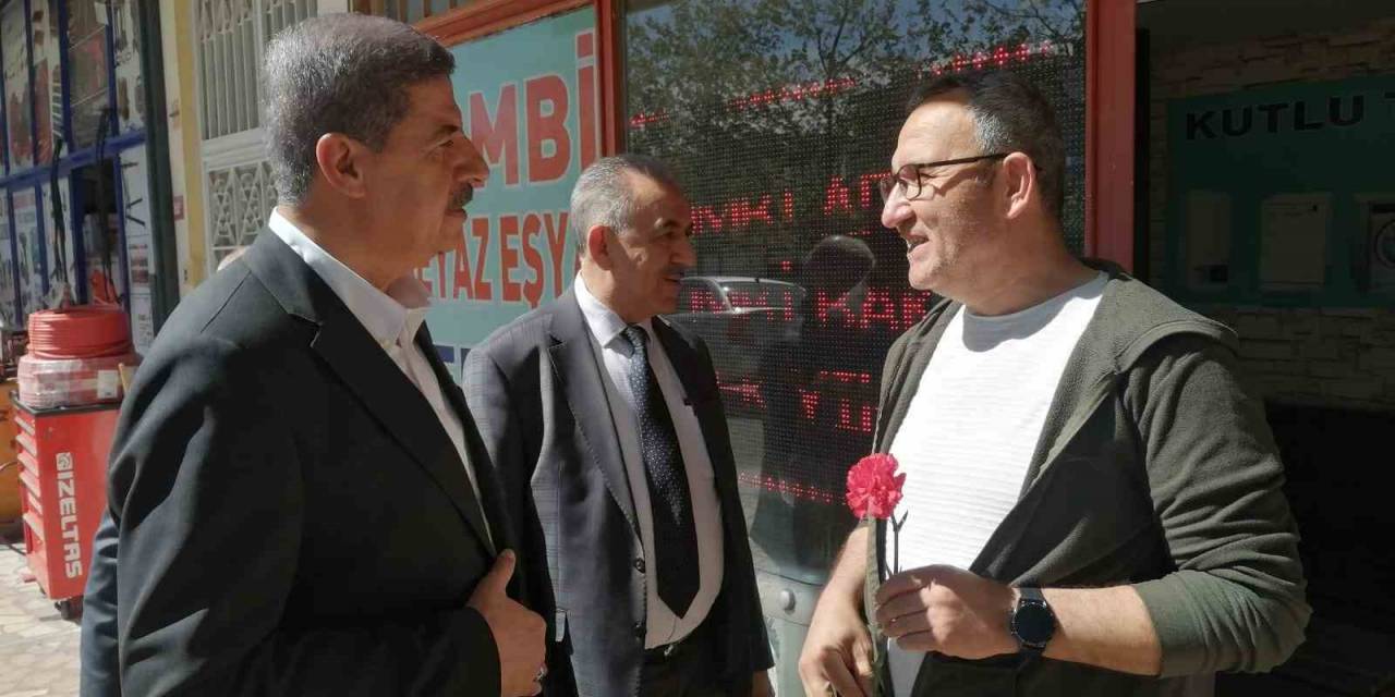 Ak Parti Milletvekili Adayı Azmi Ekinci, Sancaktepe Esnafıyla Bir Araya Geldi