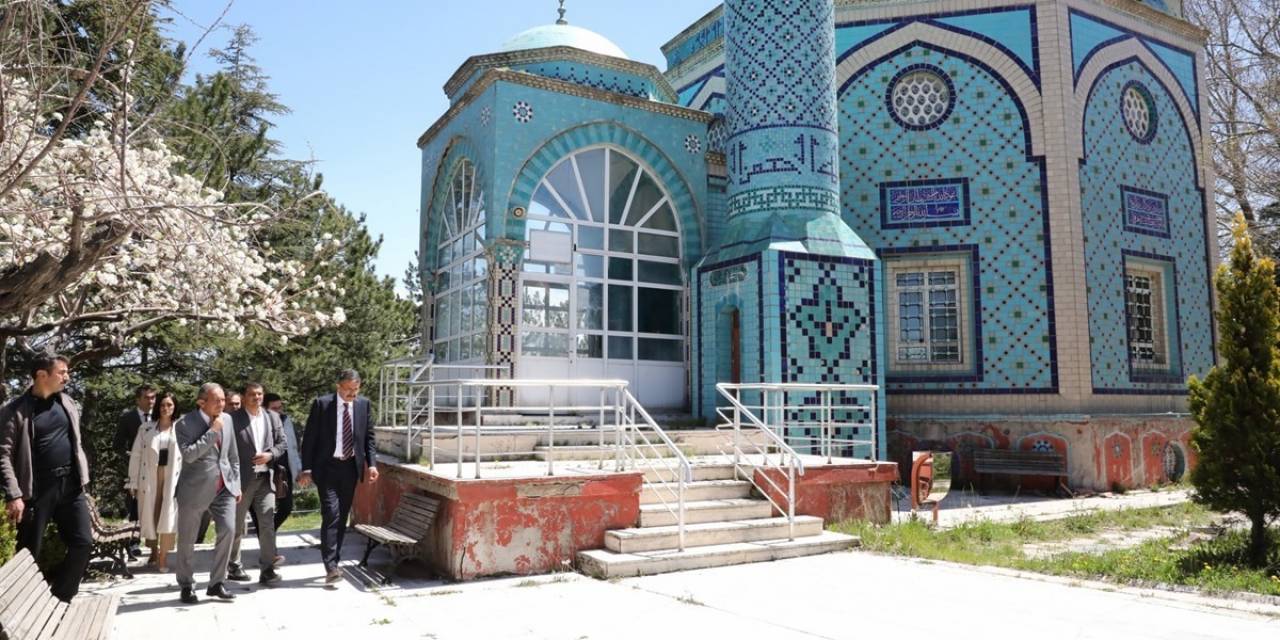 Zemin Kayması Sebebiyle 5 Yıldır İbadete Kapalı Olan Çinili Camii İçin İlk Yeni Adım