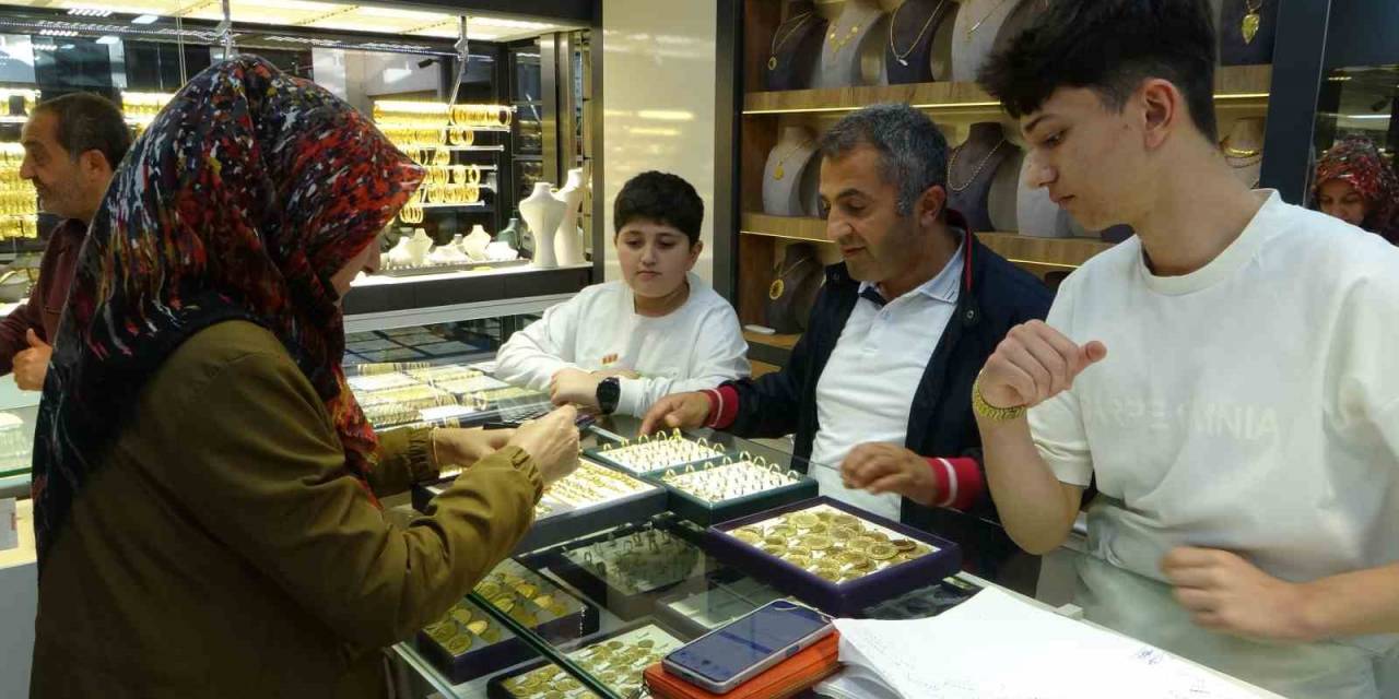 Depremin Vurduğu Malatya’da Tarihi Kapalı Çarşı’ya İlgi Arttı