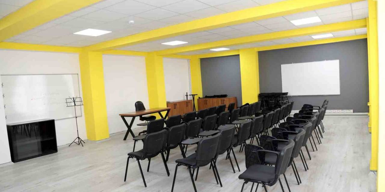 Van’daki 27 Okul Müzik Ve Resim Sınıfına Kavuştu