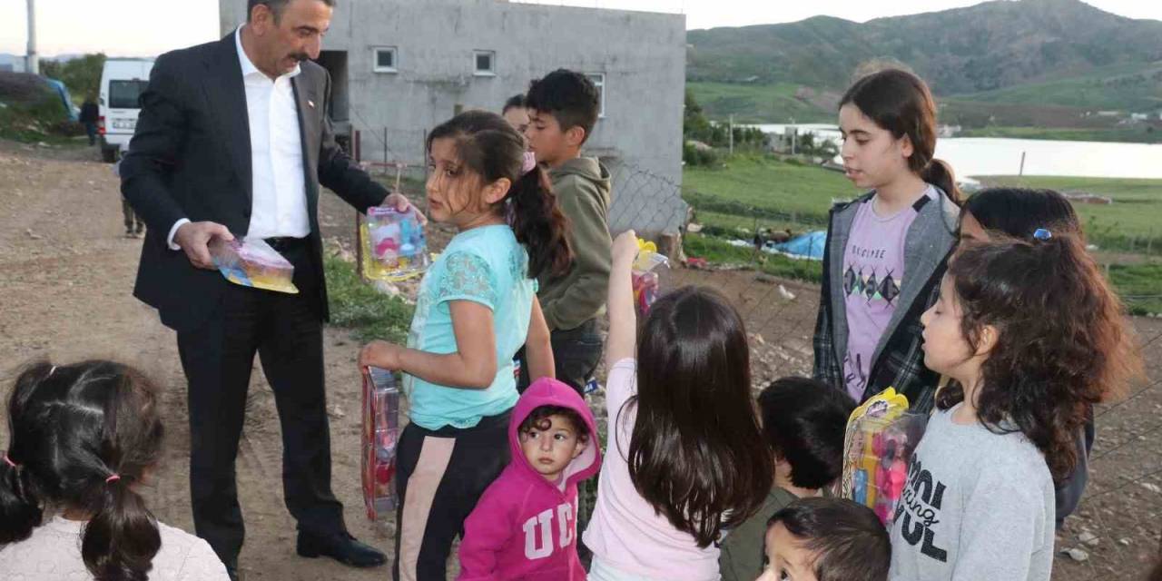Köy Çocuklarının Vali Amca Sevinci
