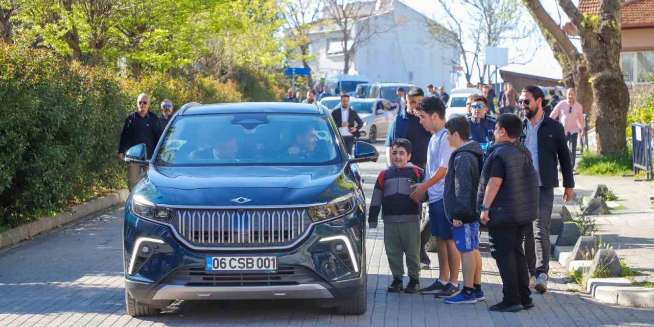 Şile Otobanından İlk Geçen Otomobil “yerli Ve Milli” Toog Oldu