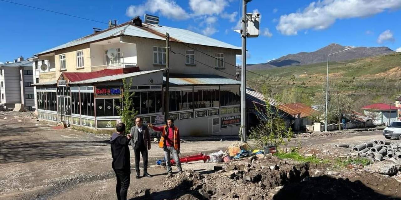 Kiğı’nın Bütün Cadde Ve Sokaklarına Yangın Vanası Yapılmaya Başlandı