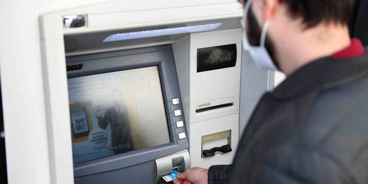 Mersin’de Öğrenim Yardımlarının Son Ödemesi Hesaplara Yatırıldı