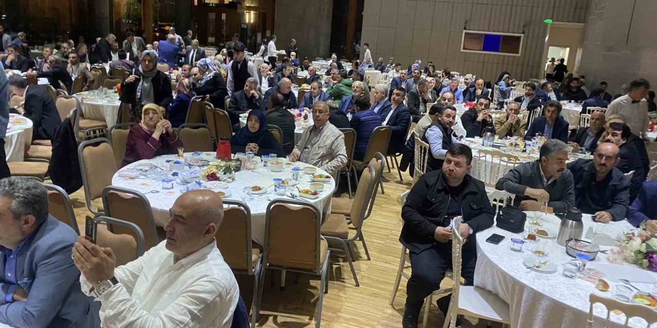 Ak Parti, Eyüpsultan’da Doğu-güneydoğu Kanaat Önderleriyle Buluştu