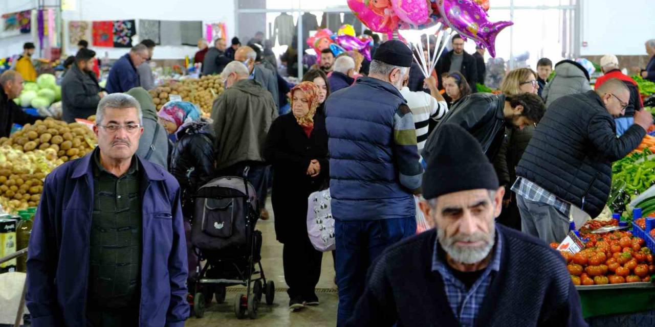Tüketici Fiyat Endeksi Yıllık Yüzde 43,68, Aylık Yüzde 2,39 Oldu