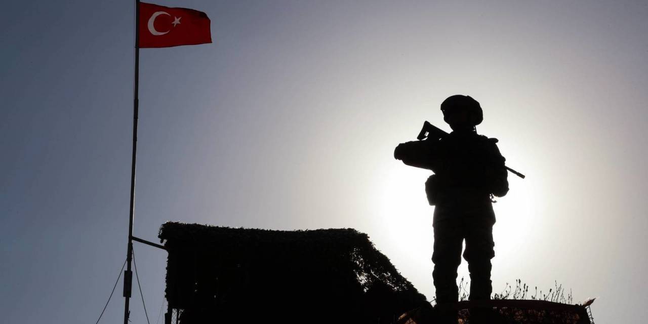 Msb: “yunanistan’a Ve Suriye’den Ülkemize Yasa Dışı Yollarla Geçmeye Çalışan 12 Kişi Yakalandı”
