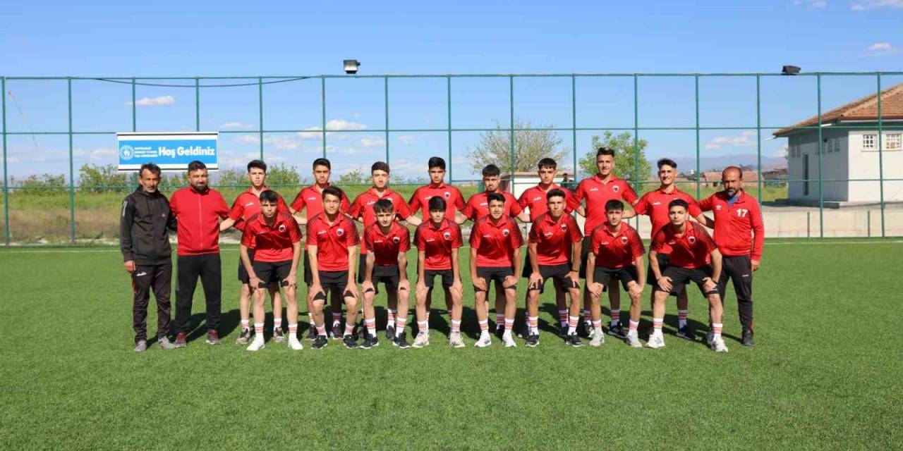 Depremde Hayatını Kaybeden Antrenörleri İçin Şampiyon Olmak İstiyorlar