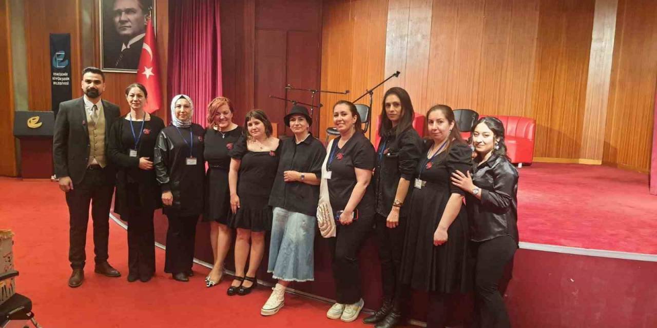 Eskişehir’de ‘depremzede Çocuklar’ Yararına Hazırlanan Program İlgi Gördü