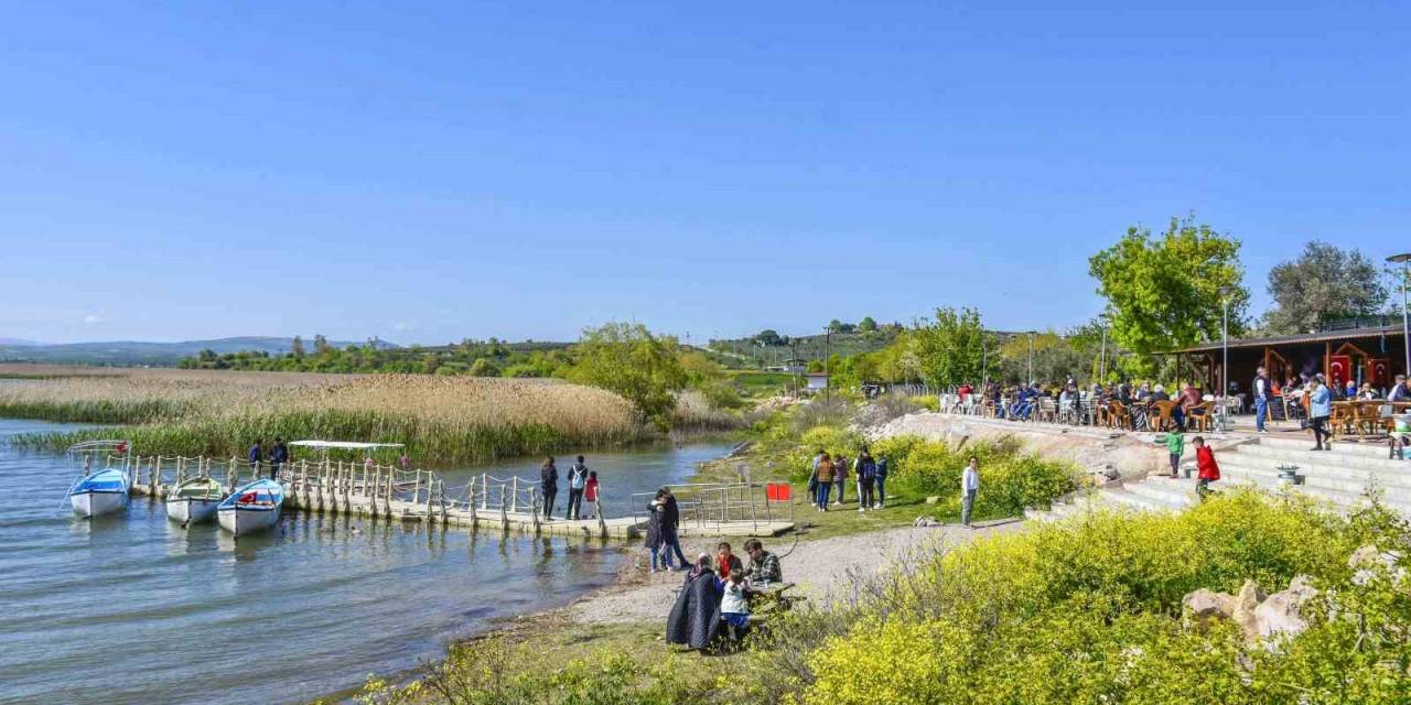 Bahar Geldi, Doğaseverler Leylek Köyü Eskikarağaç’a Koştu
