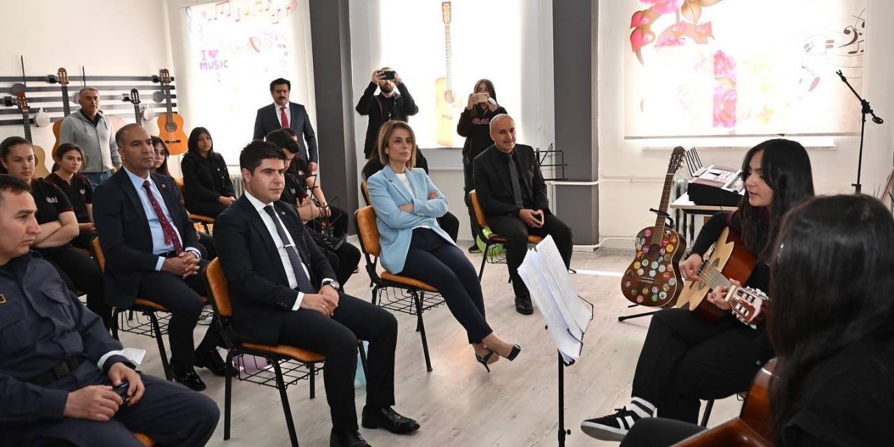 Aşık Mahzuni  Şerif’in Adı Müzik Sınıfında Yaşayacak