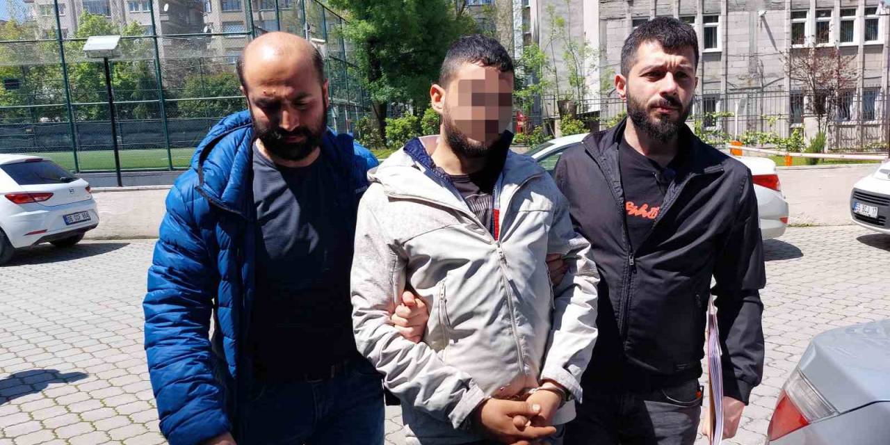 Tartıştığı Genci Sırtından Bıçakladı