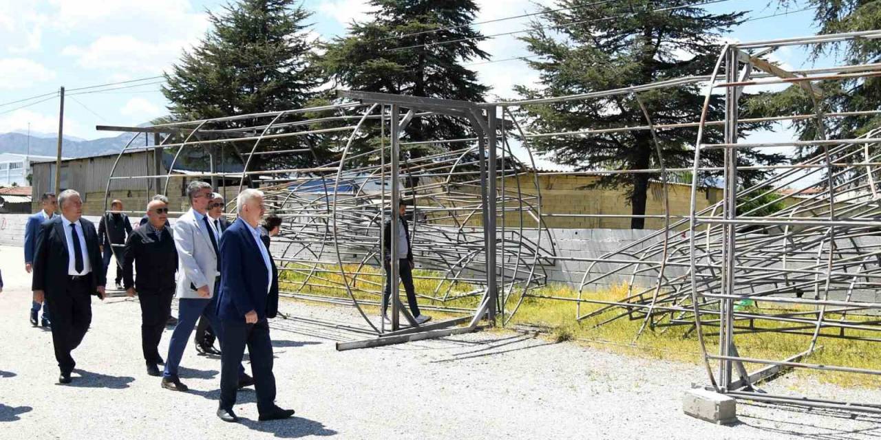 Canlı Hayvan Pazarı’na Ek Padoklar Yapılıyor