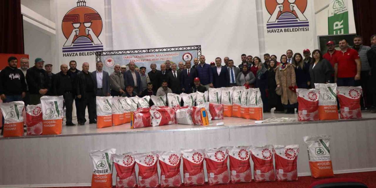 Üreticiye Yağlık Ayçiçeği Tohumluğu Desteği