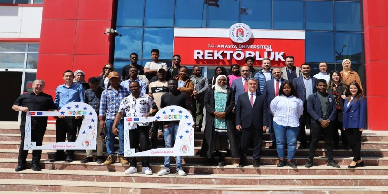 Rektör Elmacı Yabancı Uyruklu Öğrencilerine Seslendi: “üniversitemizi Tercih Etmenizden Çok Mutluyuz”