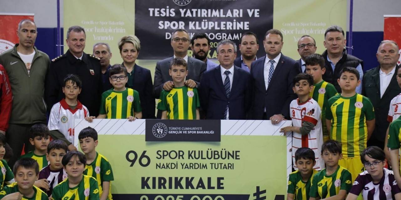 Kırıkkale’de Spor Kulüplerine 2 Milyon 25 Bin Liralık Nakdi Destek