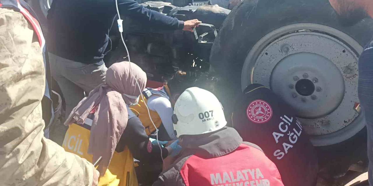 Devrilen Traktörün Altında Kalan Sürücü Yaralandı
