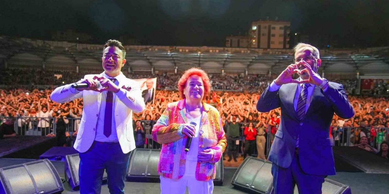 Tarsus’ta Selda Bağcan Coşkusu