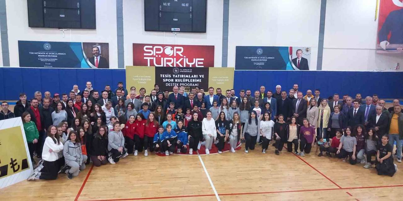 Kırklareli’nde Spor Kulüplerine 2 Milyon 25 Bin Tl Nakdi Yardım