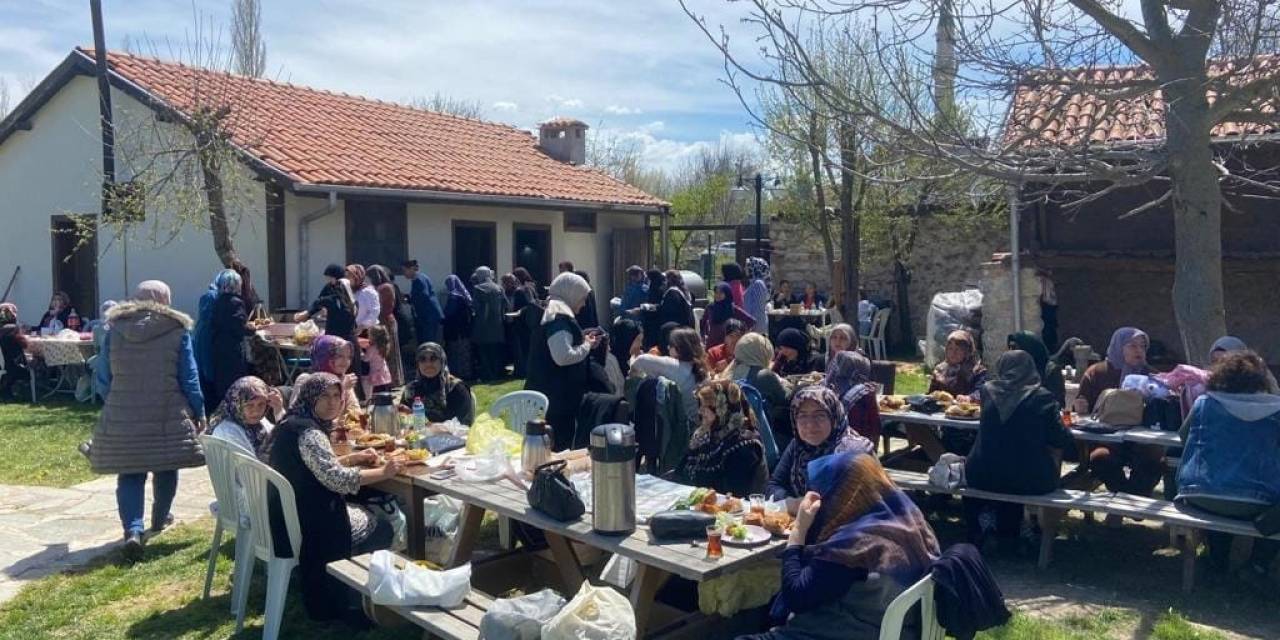 Çavdarhisarlı Kadınlardan “bahara Merhaba” Etkinliği