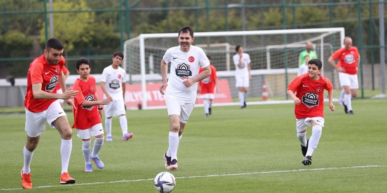 Bakan Kurum Ve Afetzede Çocuklar Ünlü İsimlerle Kıyasıya Rekabet Etti