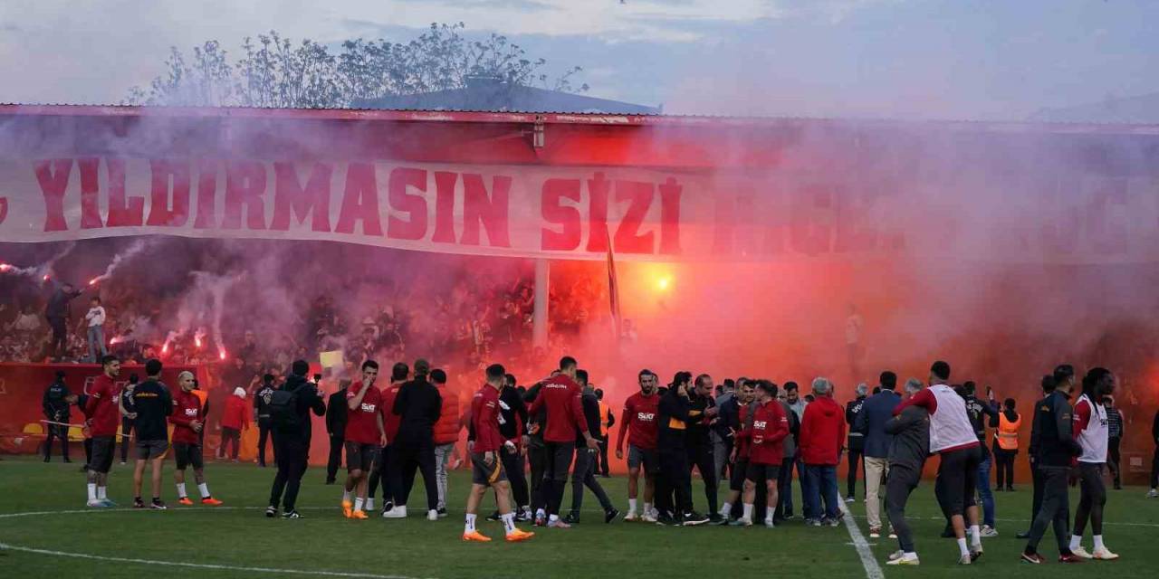 Galatasaray, Taraftarlara Açık Antrenman Yaptı