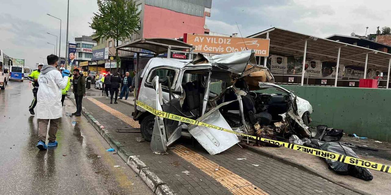 Bursa’da Feci Kaza: 2 Ölü, 1 Yaralı