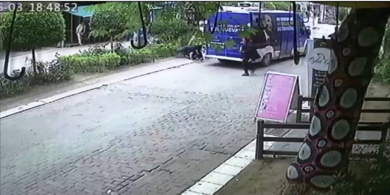 Balıkesir’de Ak Parti Seçim Aracına Saldırı