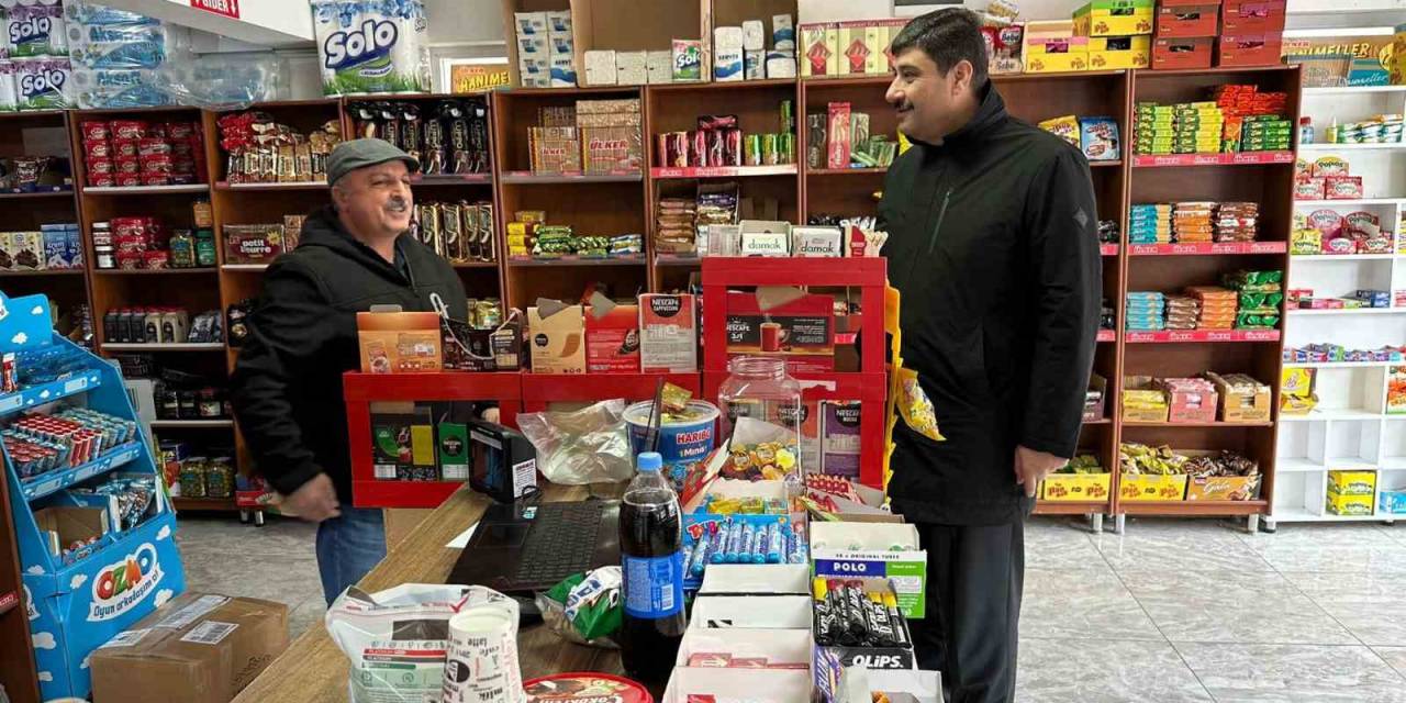 Başkan Oğuz Esnafın Yanında