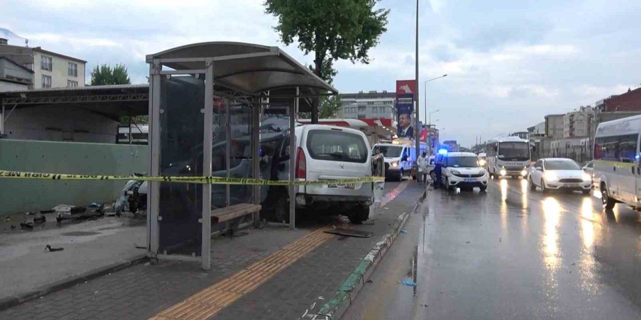 Bursa’da 2 Gencin Öldüğü Feci Kaza Kamerada