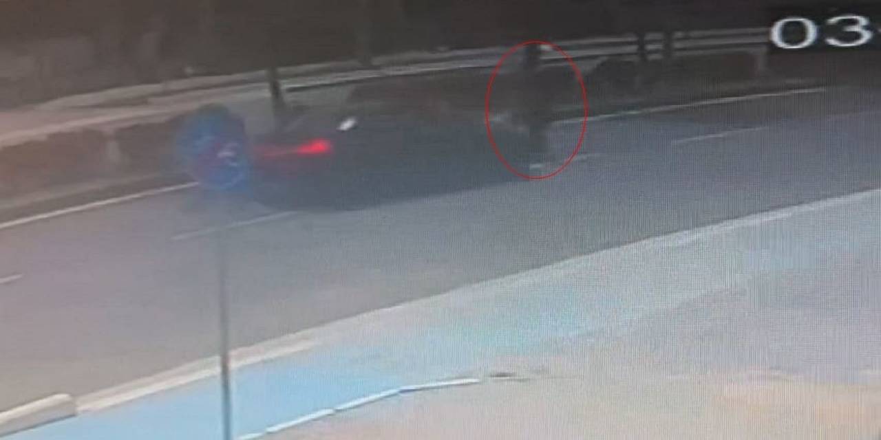 Yayaya Çarpan Sürücü Olay Yerinden Kaçtı: Kaza Anı Kamerada