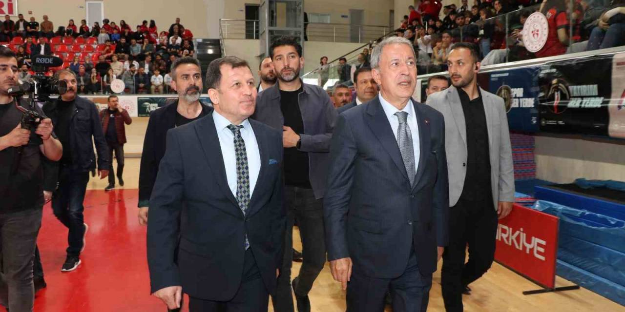 Kayseri’de Spor Kulüplerine Tam Destek