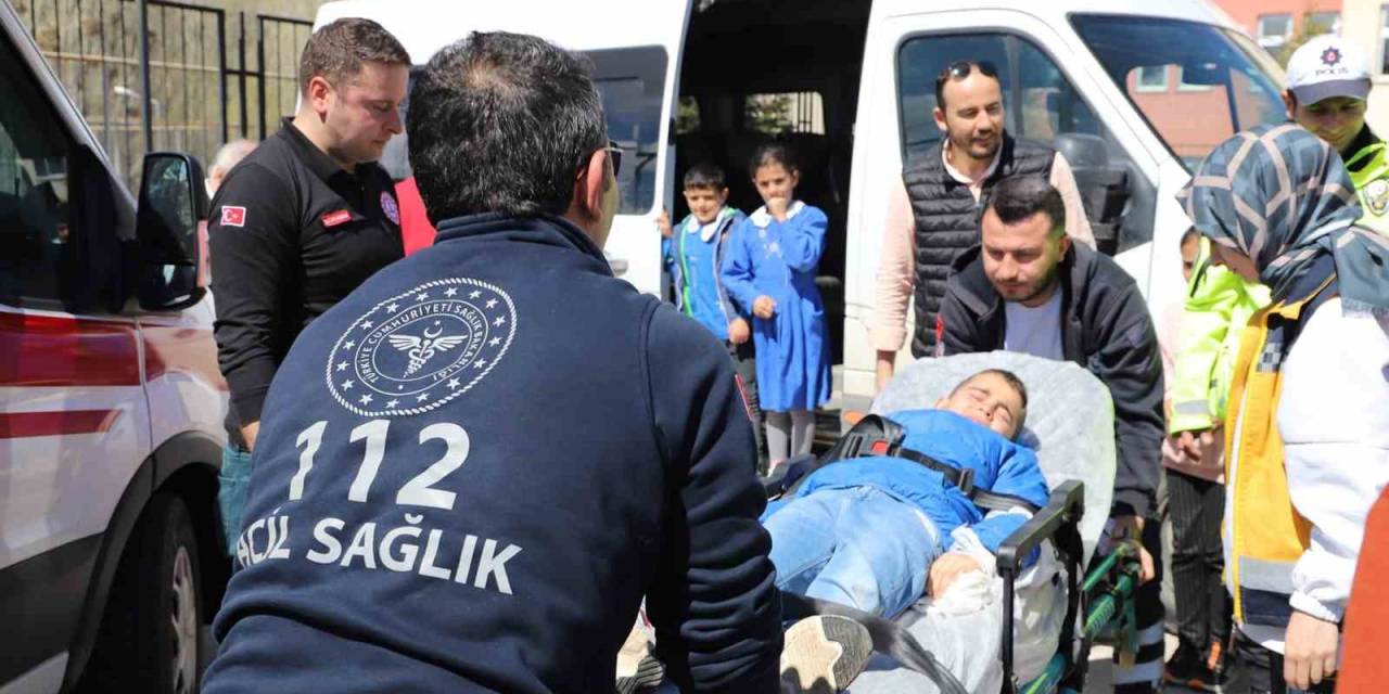 Trafik Ve İlk Yardım Haftasında Öğrencilere Uygulamalı Eğitimler Verildi