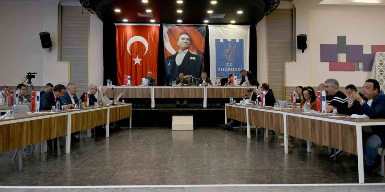 Kuşadası Belediyesi Eski Başkanlarından Suyolcu’nun Adı Kent Meydanında Yaşayacak