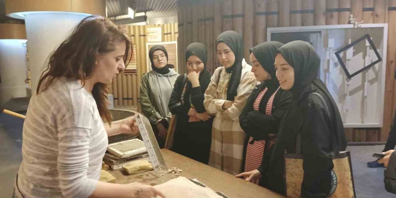 İbrahim Müteferrika Kâğıt Müzesi’ne İlgi Artıyor