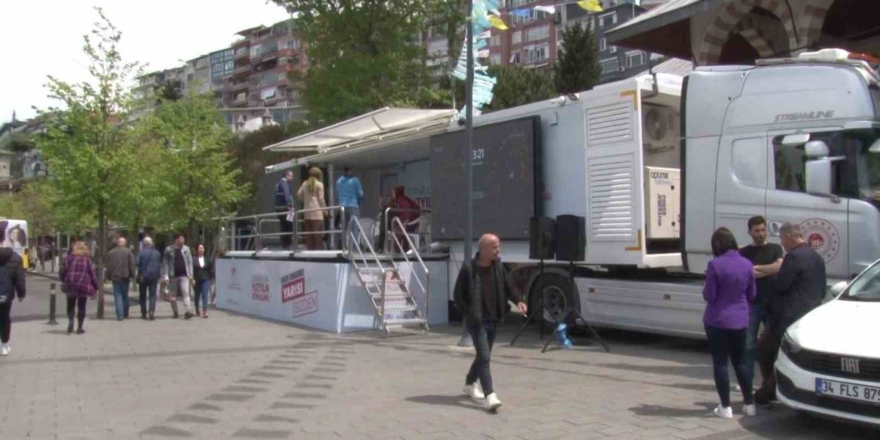 ’yarısı Bizden’ Kampanya Tırı Üsküdar’da Vatandaşları Bilgilendiriyor