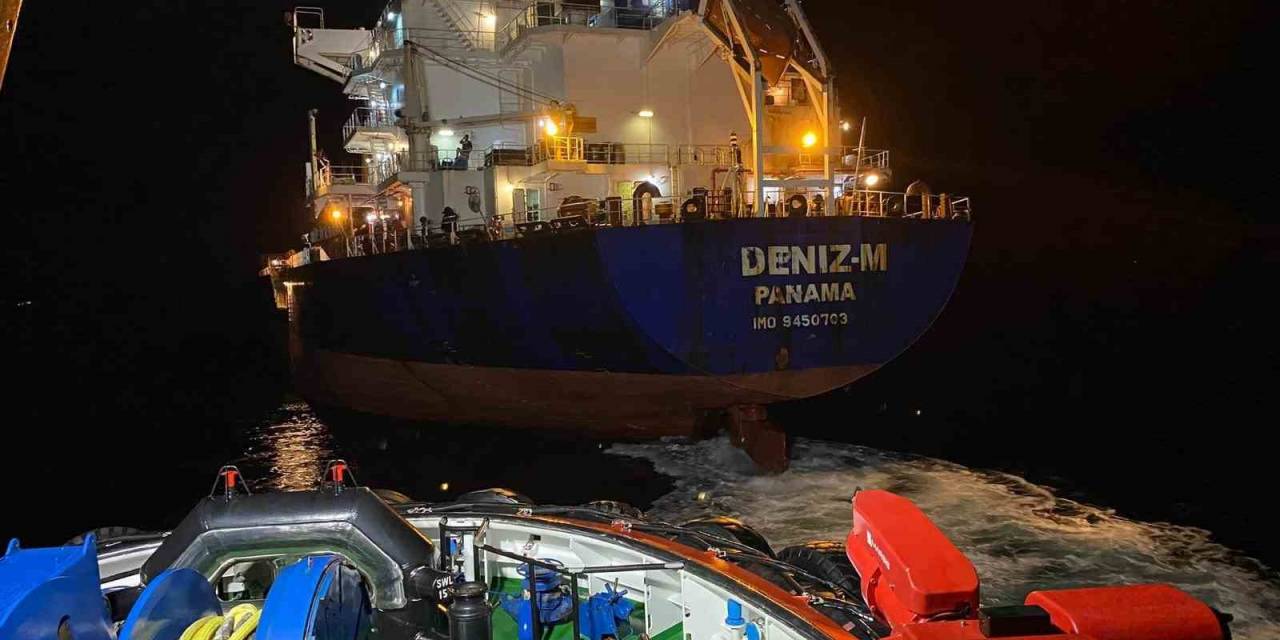 Çanakkale Boğazı’nda Dökme Yük Gemisi Makine Arızası Yaptı