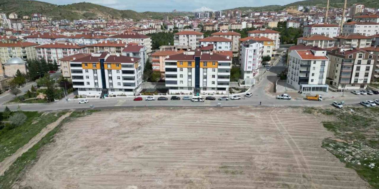 Bahadır Sokak’ta Yeni Park Çalışması Başladı