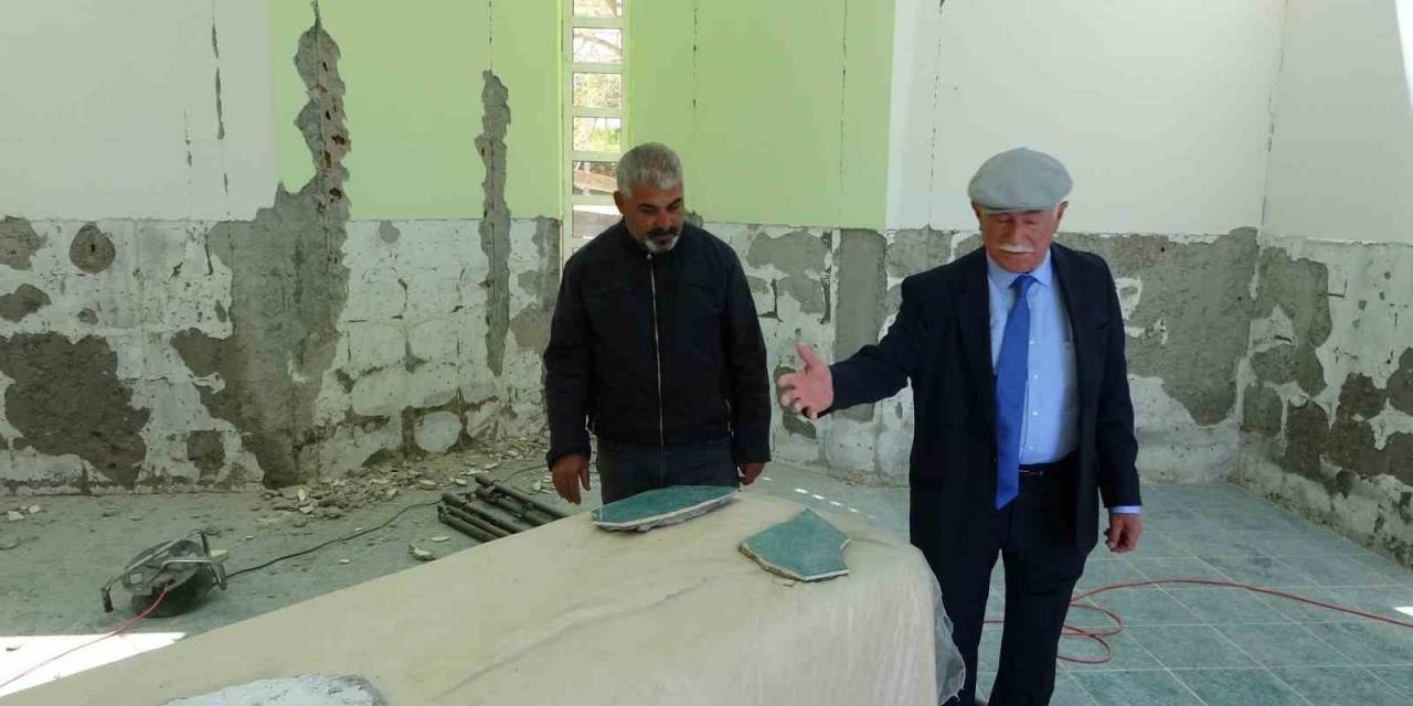 Bakan Ersoy’un Talimatıyla Restorasyona Alınan Cemevinde Çalışmalar Sürüyor