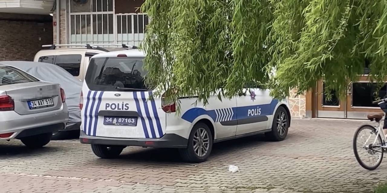 İstanbul’da Yeni Ev Sahibi Dehşeti Kamerada: Kadına Ve Engelli Kızına Küfürler Yağdırdı